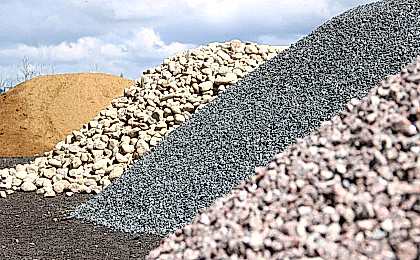 Как правильно хранить нерудные материалы на строительной площадке